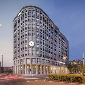 https://amadi-panorama-hotel.amsterdamhotelsnl.com