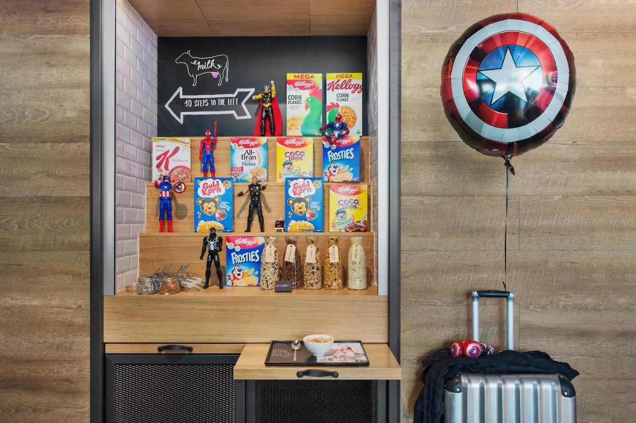 Moxy Copenhagen Sydhavnen Hotel