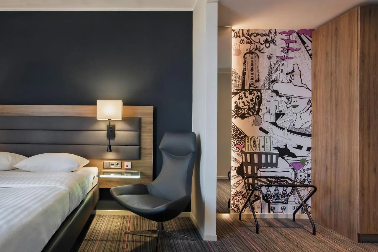 Moxy Copenhagen Sydhavnen Hotel 3*,